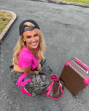Tallia Storm photo