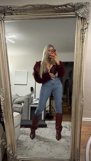 Tania Amazon photo