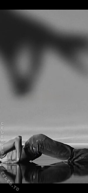 Tate McRae photo