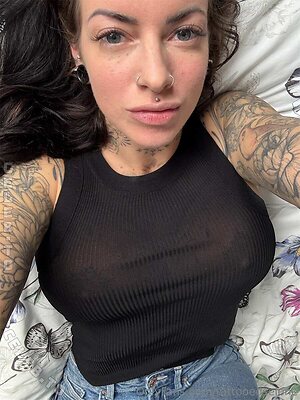 Tattooedselene photo