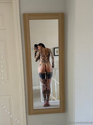 Tattooedselene photo