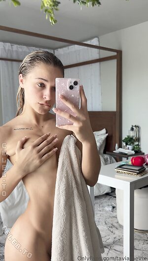 TaviaTheVix photo