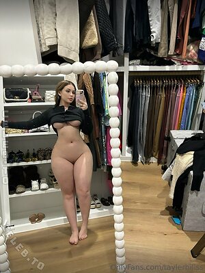 Tayler Hills leaked photo #12