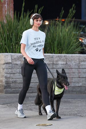 Taylor Hill leaked photo #28