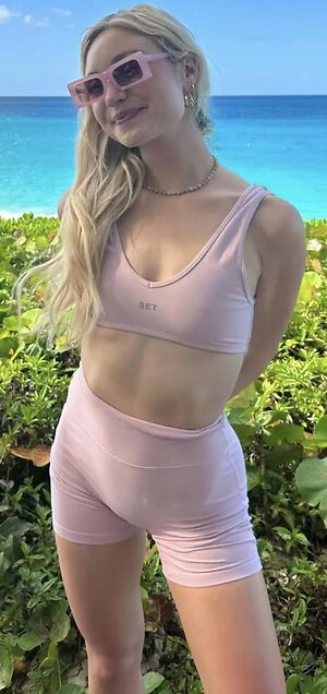 Taylor Hudson leaked photo #43