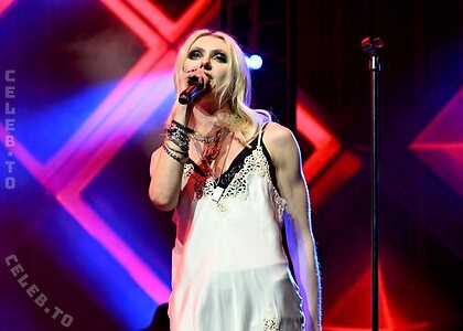 Taylor Momsen Nude Leaked Photo #21