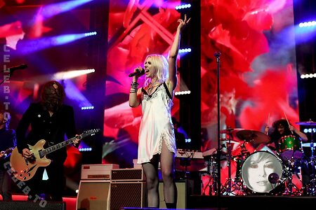 Taylor Momsen Nude Leaked Photo #23