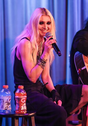 Taylor Momsen leaked photo #98