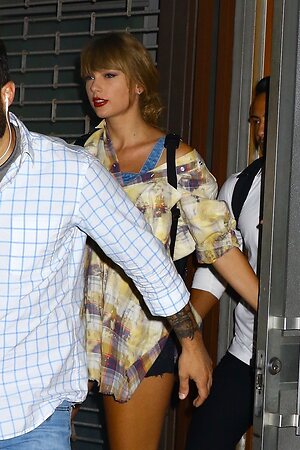 Taylor Swift Nude Leaked Photo #158