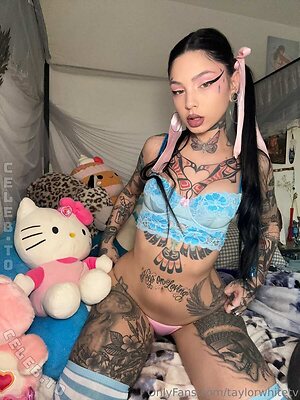 Taylor White Nude Leaked Photo #3