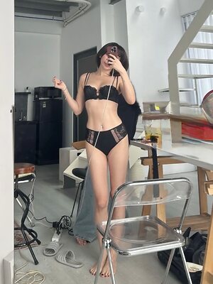 Tóc Tiên leaked photo #4
