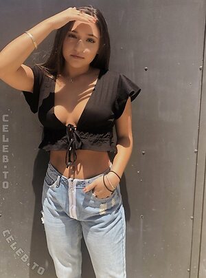 Teilor Grubbs Nude Leaked Photo #2