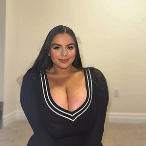 Teniah's tantalizing tatas Nude Leaked Photo #3