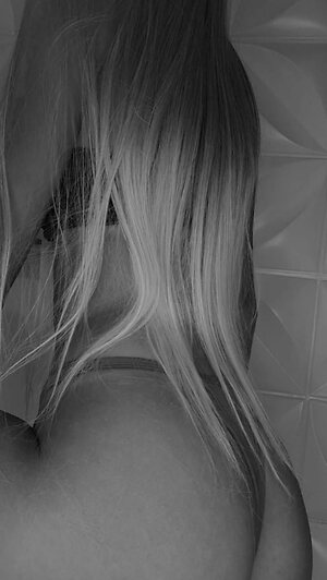 Thais Coelho Nude Leaked Photo #37