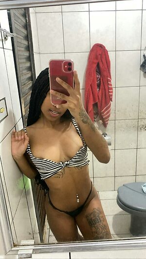 thalyne Silva leaked photo #17