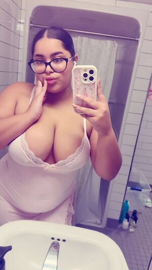 Thatgenesisxo Nude Leaked Photo #2