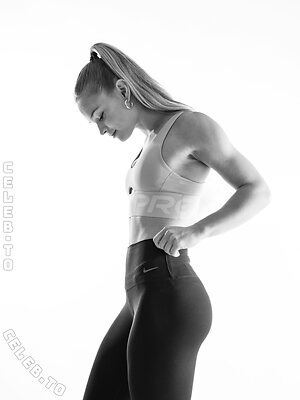 Thatsvroni Nude Leaked Photo #8