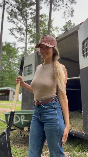 TheModernDayHouseWife leaked photo #5