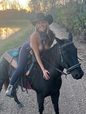 TheModernDayHouseWife leaked photo #8