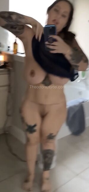 Theo the Milf Nude Leaked Photo #10