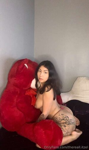 thereall.itzel leaked photo #11