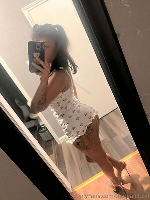 thereall.itzel leaked photo #17