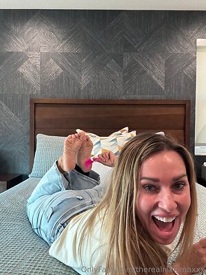 therealnikkimaxxx leaked photo #7