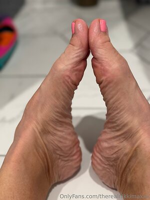 therealnikkimaxxx leaked photo #12