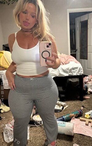 tiffcrespo_ leaked photo #20