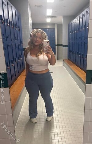 tiffcrespo_ leaked photo #28