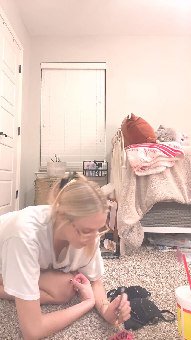 TikTok SLIPS leaked photos