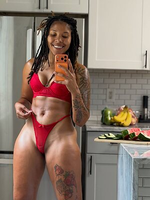 Timmeka Love leaked photo #3