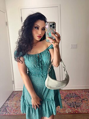 Tina Guo leaked photo #15