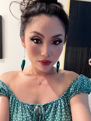 Tina Guo leaked photo #17