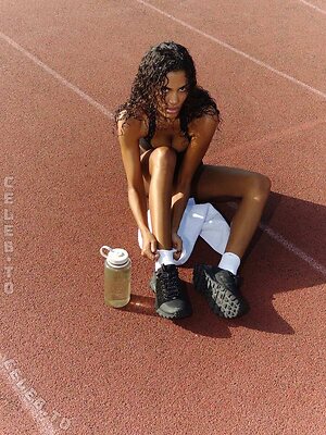 Tina Kunakey photo