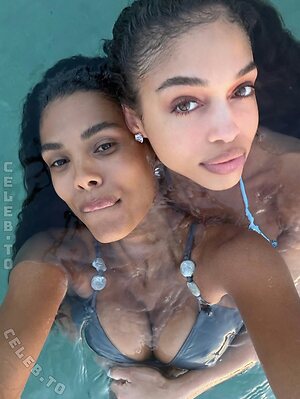 Tina Kunakey photo