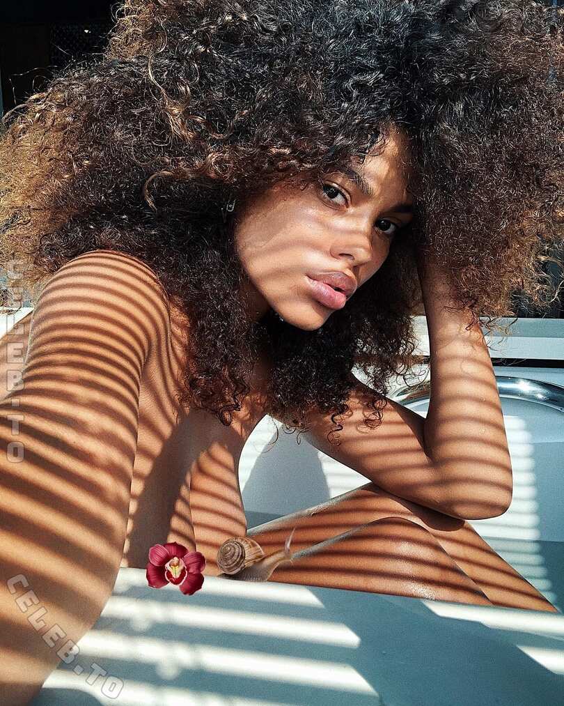 Tina Kunakey photo