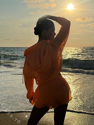 Tina Kunakey photo