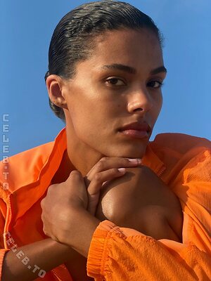 Tina Kunakey photo