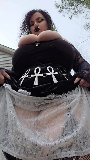 Titty leaked photo #52
