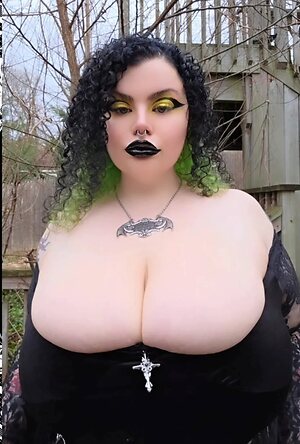 Titty leaked photo #54
