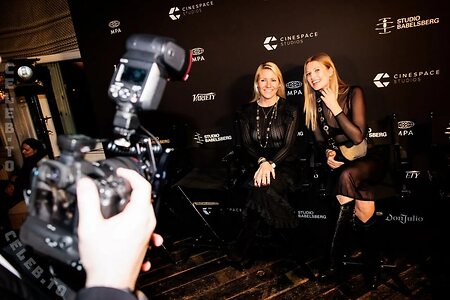 Toni Garrn photo