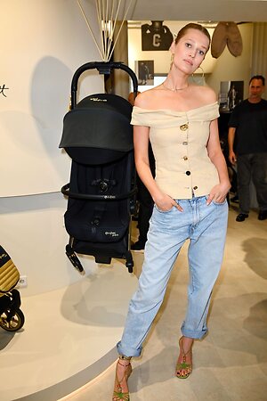 Toni Garrn leaked photo #50
