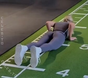 tonii.be Nude Leaked Photo #3