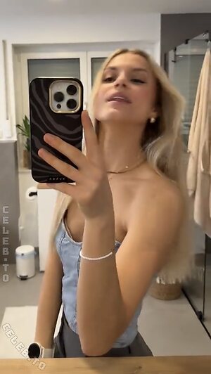 tonii.be Nude Leaked Photo #15