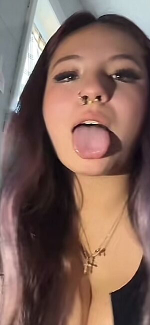 topopp.rina leaked photo #2