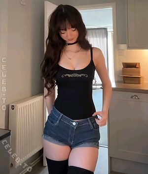 toxictenshi Nude Leaked Photo #3