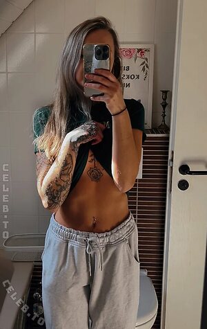Toy-girl Nude Leaked Photo #2