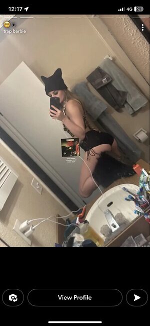 Trap_bunny188 leaked photo #5