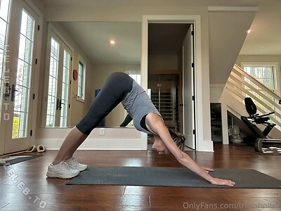 Tricia Helfer Nude Leaked Photo #4